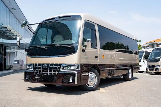 ποιότητας Το Toyota Coaster 12 θέσεων τουριστικό λεωφορείο βενζίνη πίσω κίνηση 4 × 2 χειροκίνητο κιβώτιο ταχυτήτων εργοστάσιο