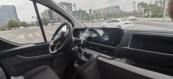 Λευκό Ford Transit ασθενοφόρο 8 θέσεις Βενζίνη ιατρικό ασθενοφόρο 3