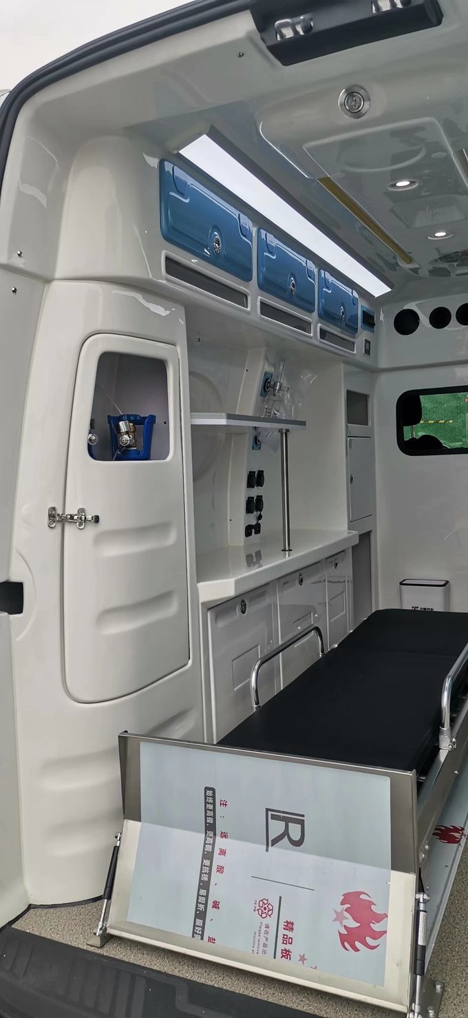 Ford Transit ιατρικό ασθενοφόρο βενζίνη 8 θέσεις Ford Transit Box ασθενοφόρο 6