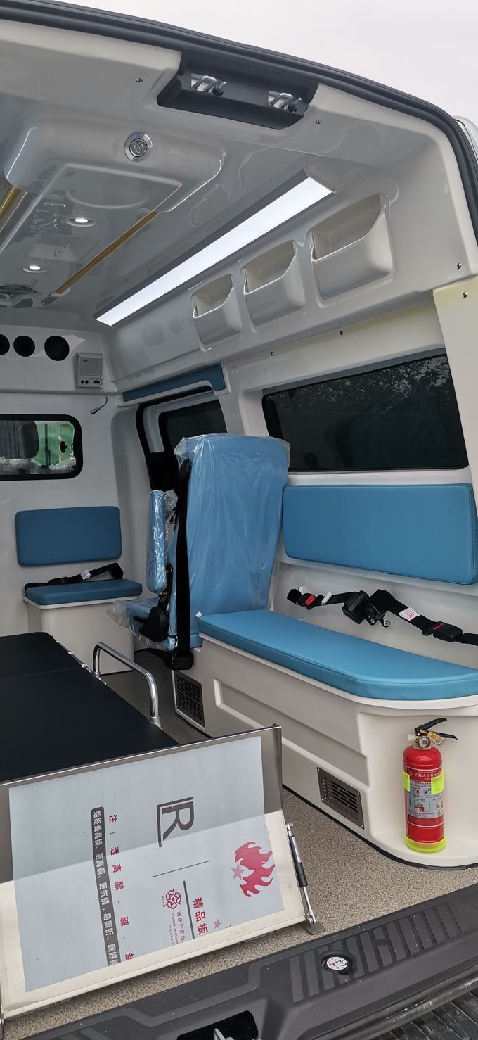 Ford Transit ιατρικό ασθενοφόρο βενζίνη 8 θέσεις Ford Transit Box ασθενοφόρο 5
