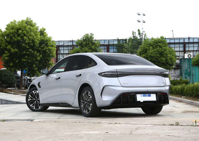BYD Plug In Hybrid 5 θέσεις Σεντάν Οχήμα Αυτοκίνητο Μαύρο λευκό 4