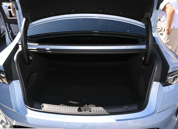BYD Plug In Hybrid 5 θέσεις Σεντάν Οχήμα Αυτοκίνητο Μαύρο λευκό 10
