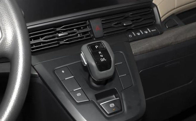 Λευκό Ford Transit Μίνι λεωφορείο 15 θέσεων Jiangling 10 θέσεων Μίνι λεωφορείο 6