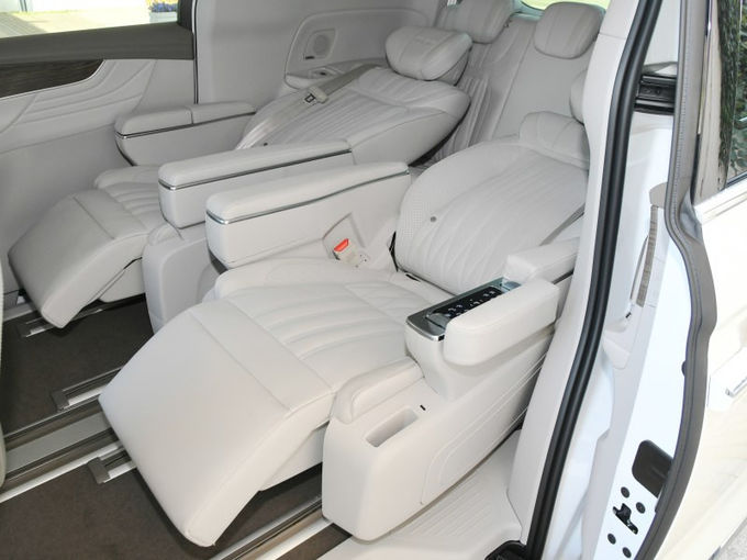 Roewe Μεγάλο Minivan MPV Βαν Βενζίνη 7 θέσεις 4x2 αυτόματο κιβώτιο ταχυτήτων 9