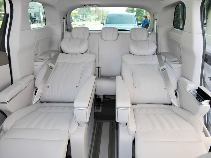 Roewe Μεγάλο Minivan MPV Βαν Βενζίνη 7 θέσεις 4x2 αυτόματο κιβώτιο ταχυτήτων 8