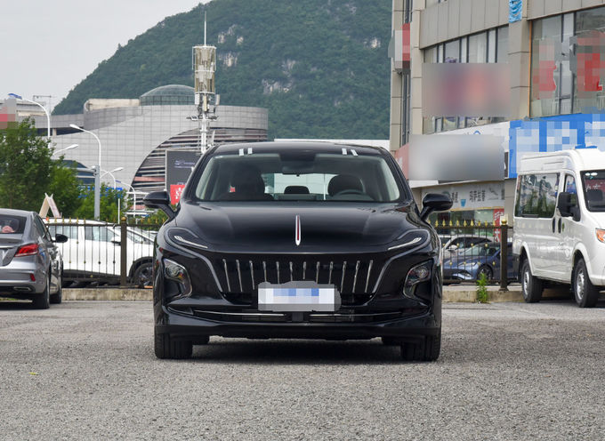 140Kw Hongqi EV Cars 5 καθίσματα Sedan Μικρό μέγεθος SUV Μαύρο 2