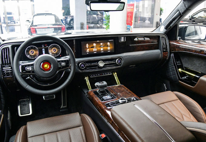 Hongqi S7 Μεγάλο πολυτελές όχημα Αυτοκίνητο 6 θέσεων 4 θέσεων SUV Βενζίνη 8