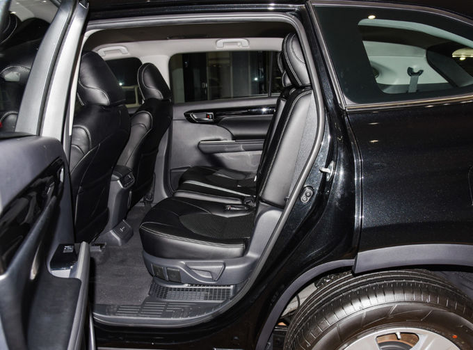 Το Toyota Highlander SUV Βενζινοκίνητα αυτοκίνητα 7 θέσεων Highlander Suv 8