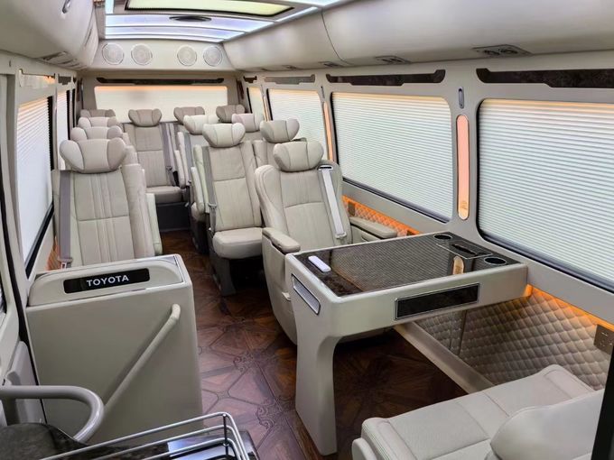 Το Toyota Coaster 16 θέσεων Τουριστικό λεωφορείο Επιχειρηματική υποδοχή Λεωφορείο Βενζίνη 4×2 Εγχειρική μετάδοση 4