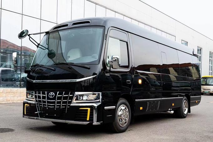 Το Toyota Coaster 7 θέσεων Εμπόριο λεωφορείου Βενζίνη πίσω κίνηση 4 × 2 χειροκίνητο κιβώτιο ταχυτήτων 1