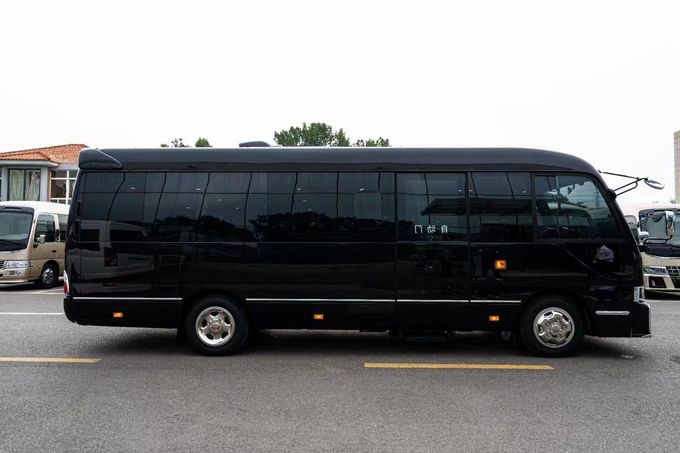 Το Toyota Coaster 7 θέσεων Εμπόριο λεωφορείου Βενζίνη πίσω κίνηση 4 × 2 χειροκίνητο κιβώτιο ταχυτήτων 3