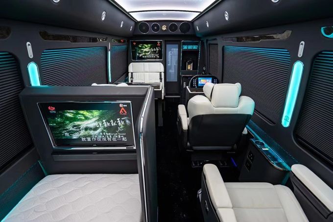 Το Toyota Coaster 7 θέσεων Εμπόριο λεωφορείου Βενζίνη πίσω κίνηση 4 × 2 χειροκίνητο κιβώτιο ταχυτήτων 9
