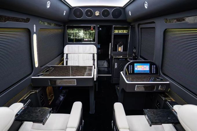Το Toyota Coaster 7 θέσεων Εμπόριο λεωφορείου Βενζίνη πίσω κίνηση 4 × 2 χειροκίνητο κιβώτιο ταχυτήτων 4